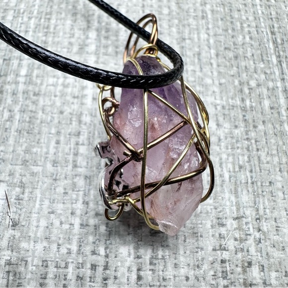 Purple Amethyst Stone Pendant necklace 24’ New Unicorn Wire Wrapped Necklace - Picture 9 of 11